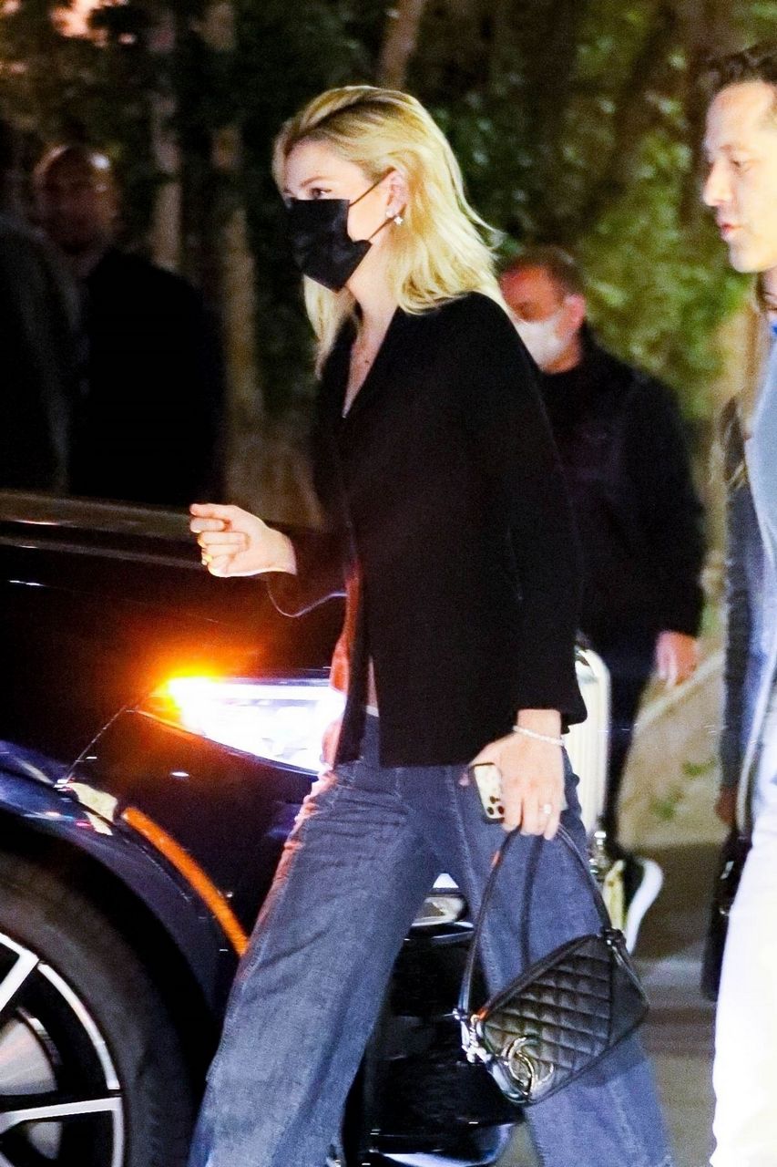 Nicola Peltz Out For Dinner With Friends Matsuhisa Beverly Hills