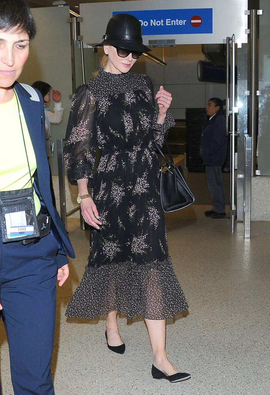 Nicole Kidman Arrives Los Angeles Onternational Airport