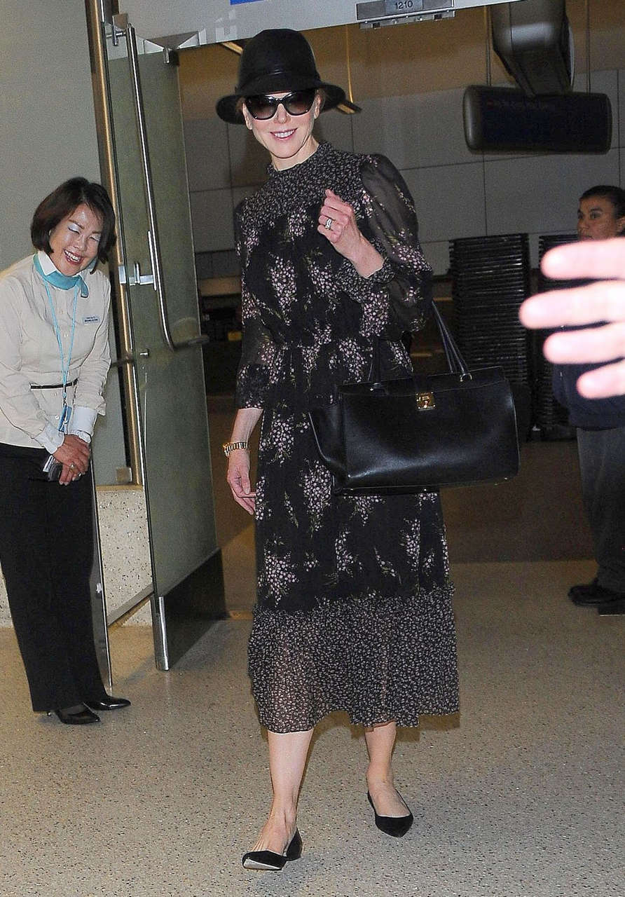 Nicole Kidman Arrives Los Angeles Onternational Airport