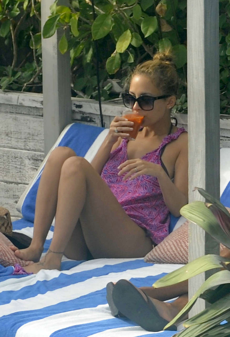 Nicole Richie Bikini Poolside Miami