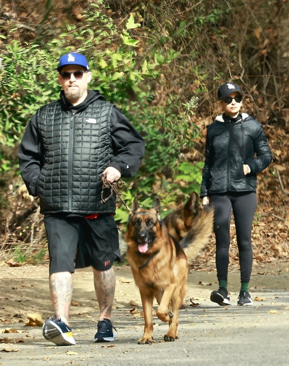 Nicole Richie Joel Out With Their Dogs Los Angeles