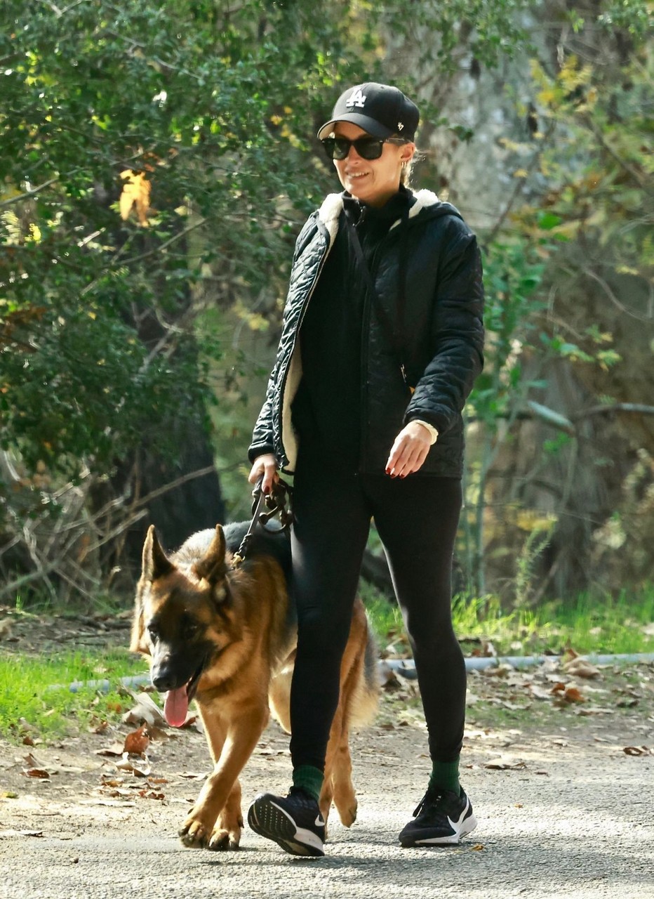 Nicole Richie Joel Out With Their Dogs Los Angeles