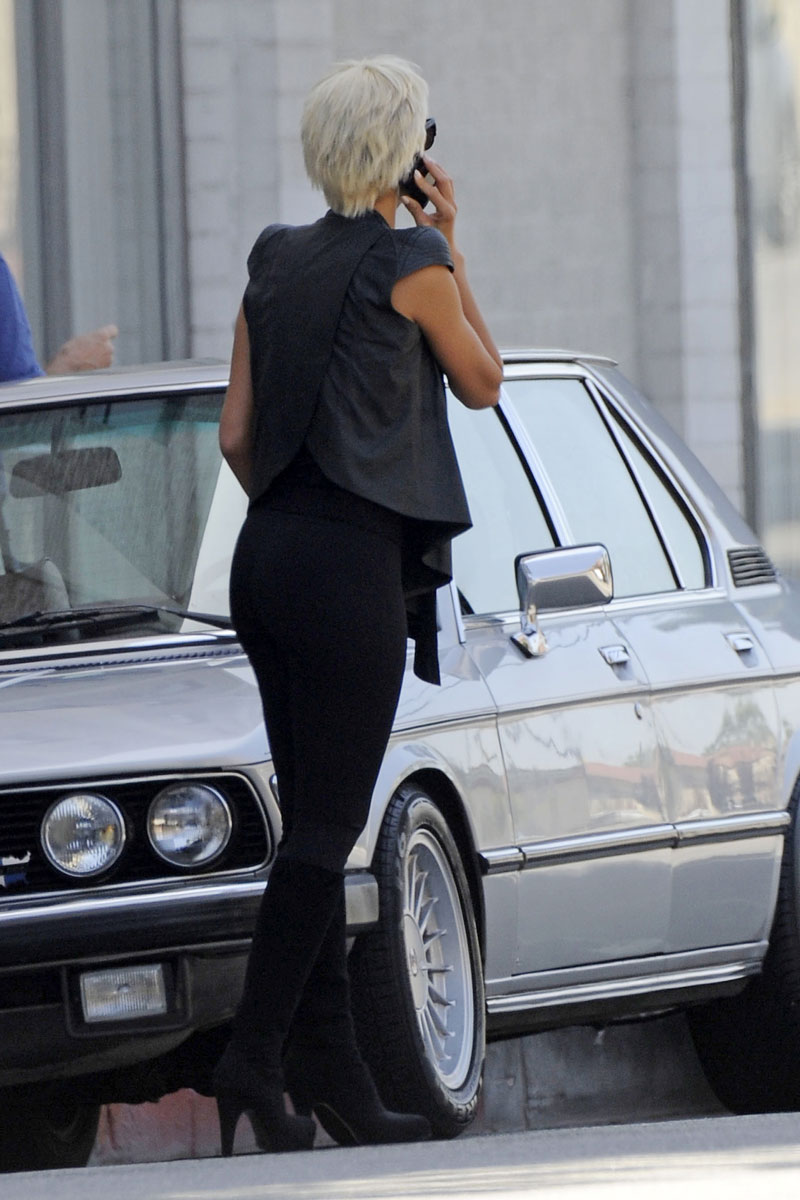 Nicole Scherzinger With Blonde Wig Leaves An Office Los Angeles