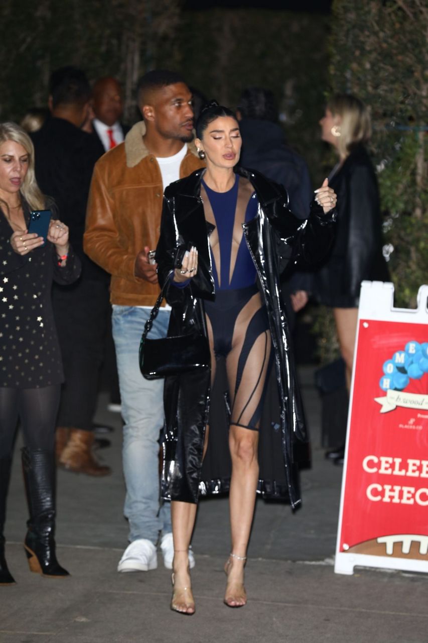 Nicole Williams Leaves Justin Bieber S Super Bowl Weekend Event And Performance Pacific Design Center West Hollywood