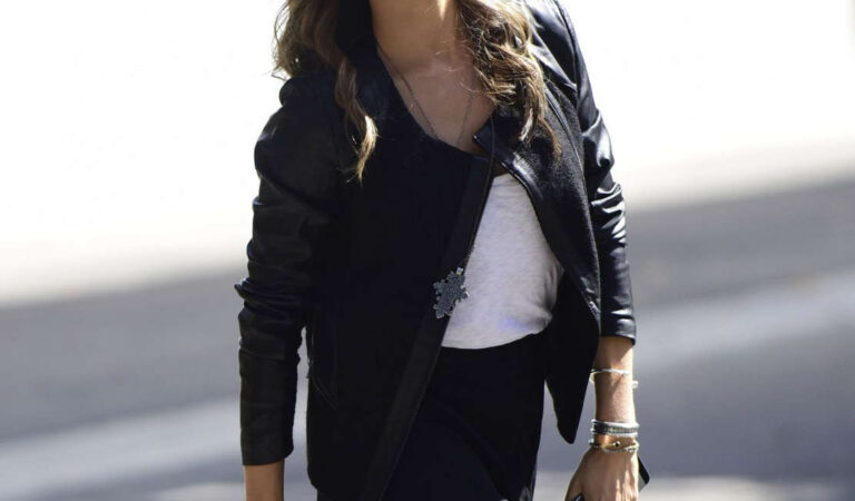 Nikki Reed Out Shopping Beverly Boulevard Los Angeles (15 photos)