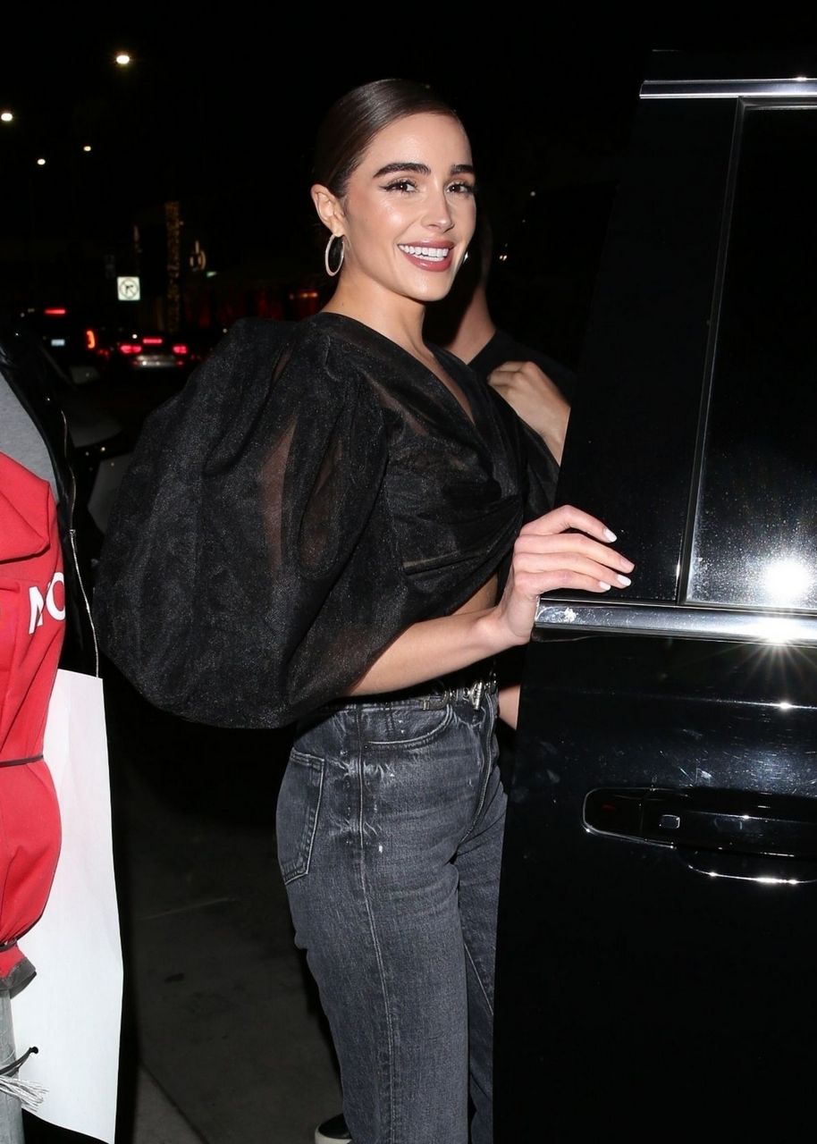 Olivia And Aurora Culpo Out With Friends E Baldi Beverly Hills