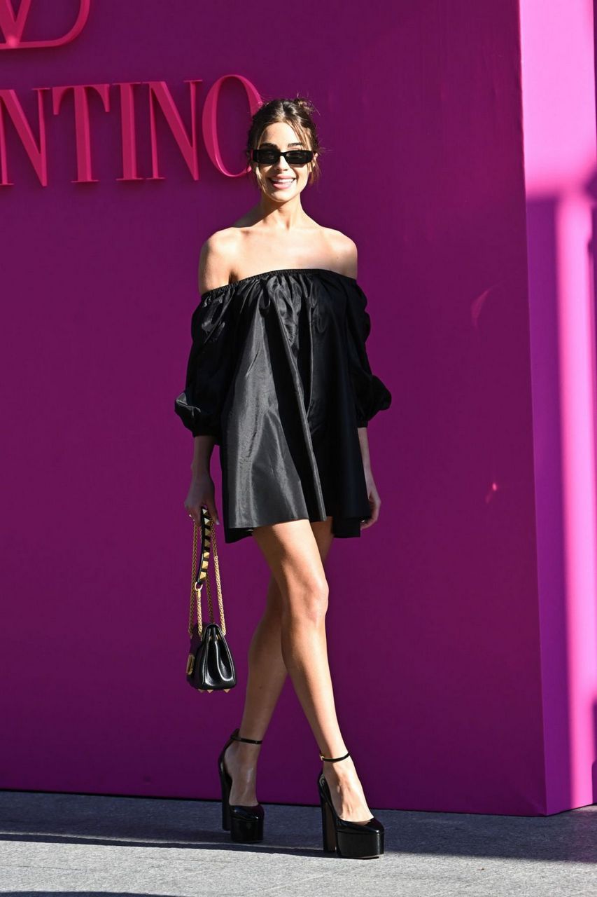 Olivia Culpo Valentino Show Paris Fashion Week