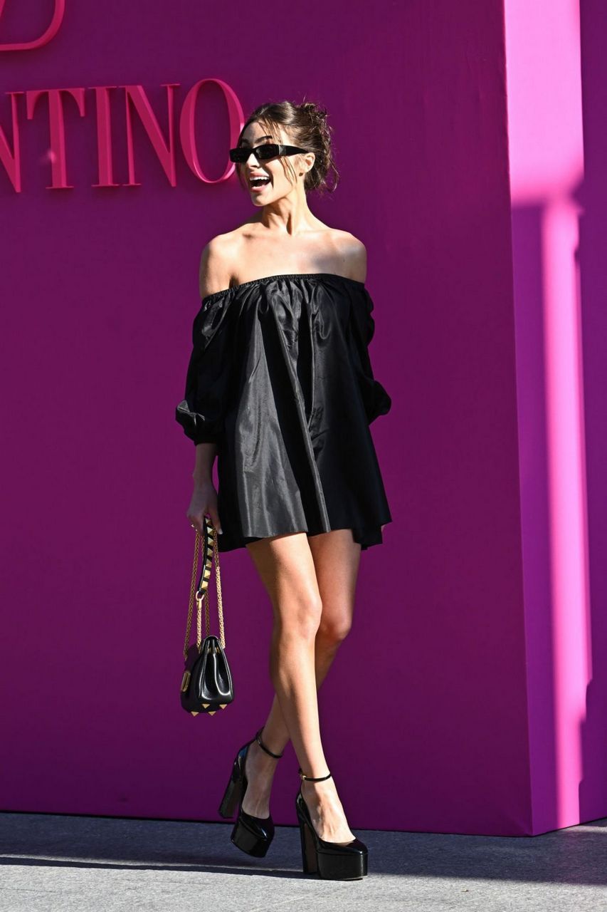 Olivia Culpo Valentino Show Paris Fashion Week