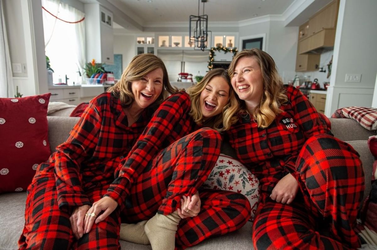 Olivia Holt Freeform S 25 Days Christmas Photoshoot