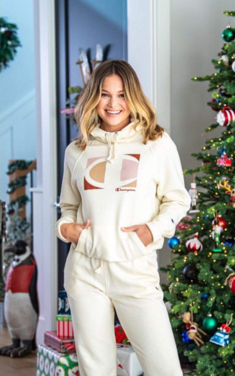 Olivia Holt Freeform S 25 Days Christmas Photoshoot