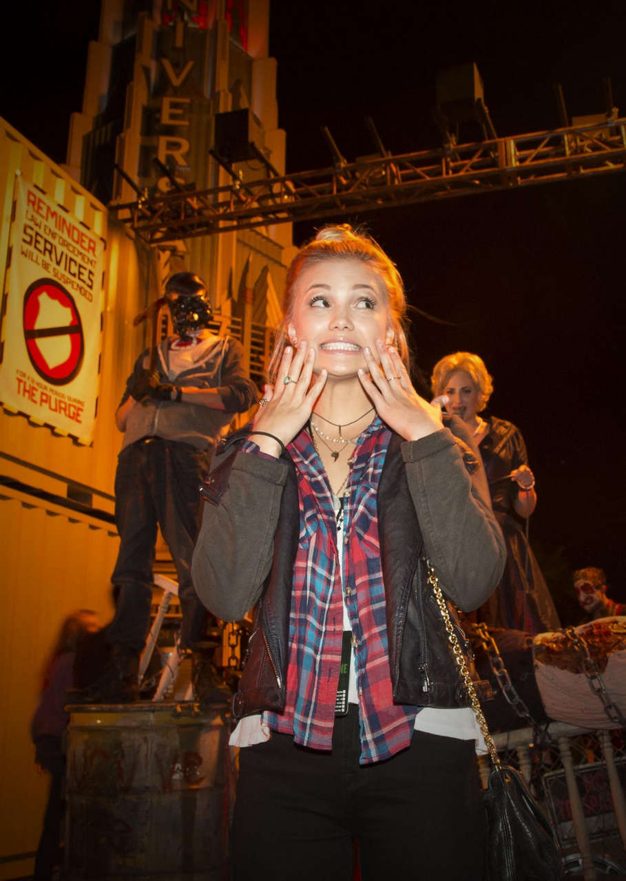 Olivia Holt Halloween Horror Nights 2014 Universal City