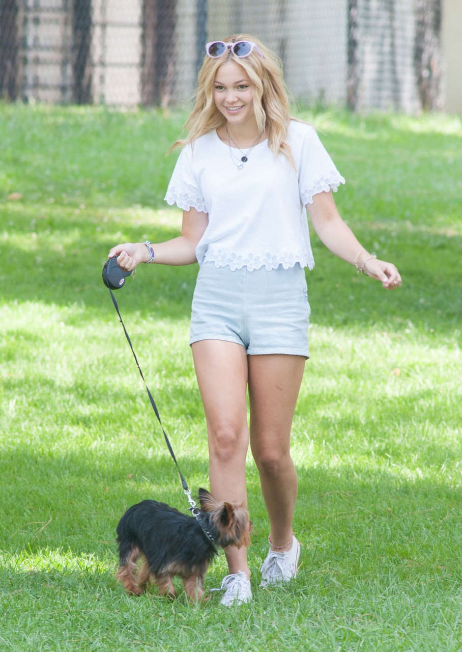Olivia Holt Walks Her Dog Park Los Amgeles
