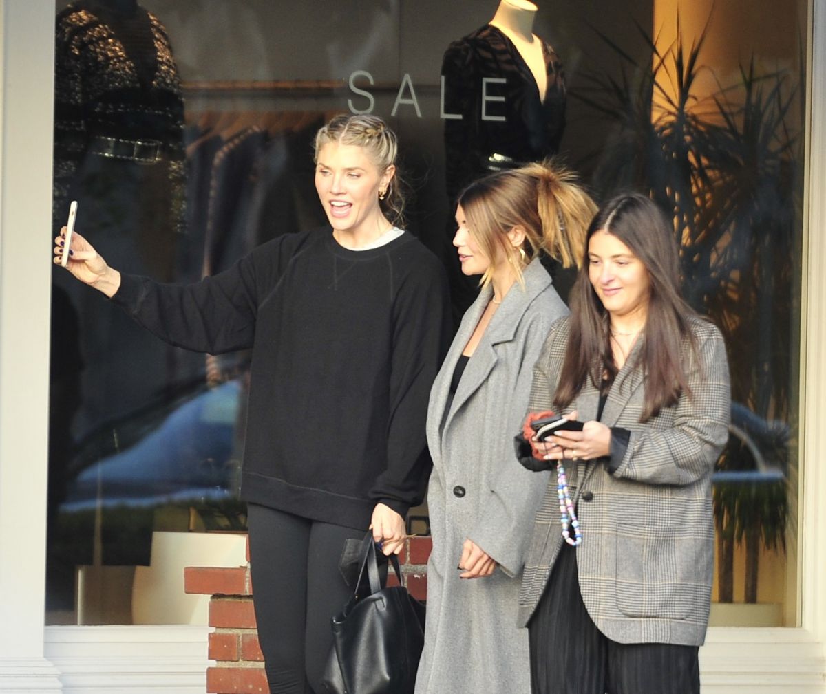 Olivia Jade Giannulli Amanda Kloots Out Shopping Melrose Los Angeles