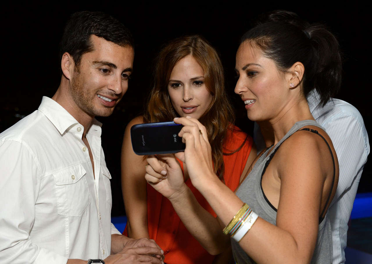 Olivia Munn Samsung Galaxy S Iii Launch New York