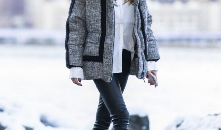 Olivia Palermo Out Snowy New York (7 photos)