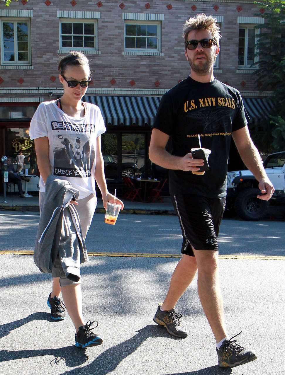 Olivia Wilde Out About Los Feliz