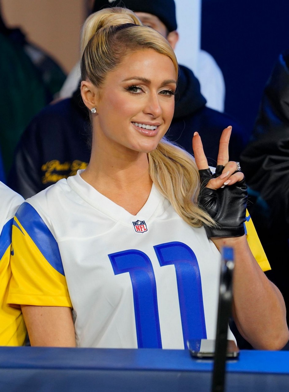 Paris Hilton Los Angeles Rams Vs Tennessee Titans Game Sofi Stadium Inglewood