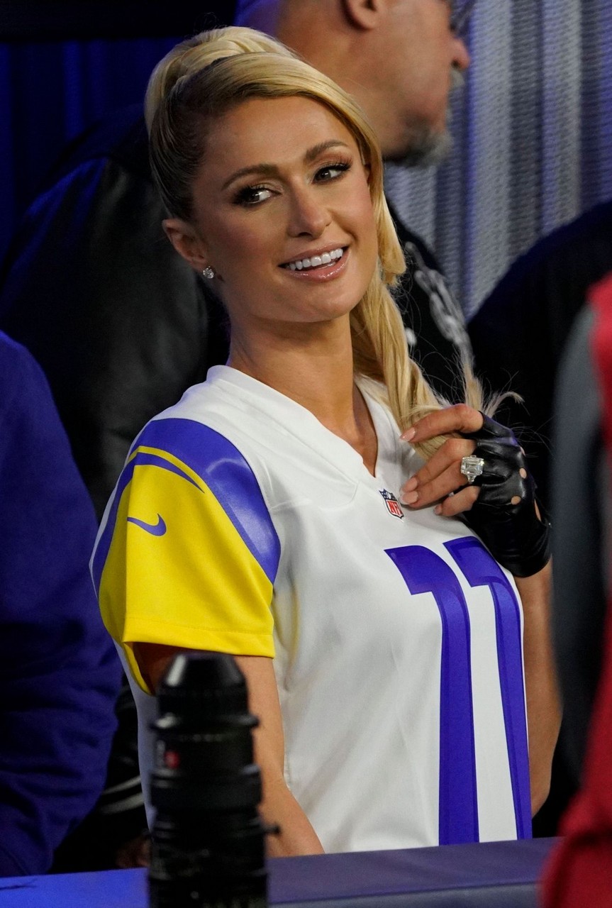 Paris Hilton Los Angeles Rams Vs Tennessee Titans Game Sofi Stadium Inglewood