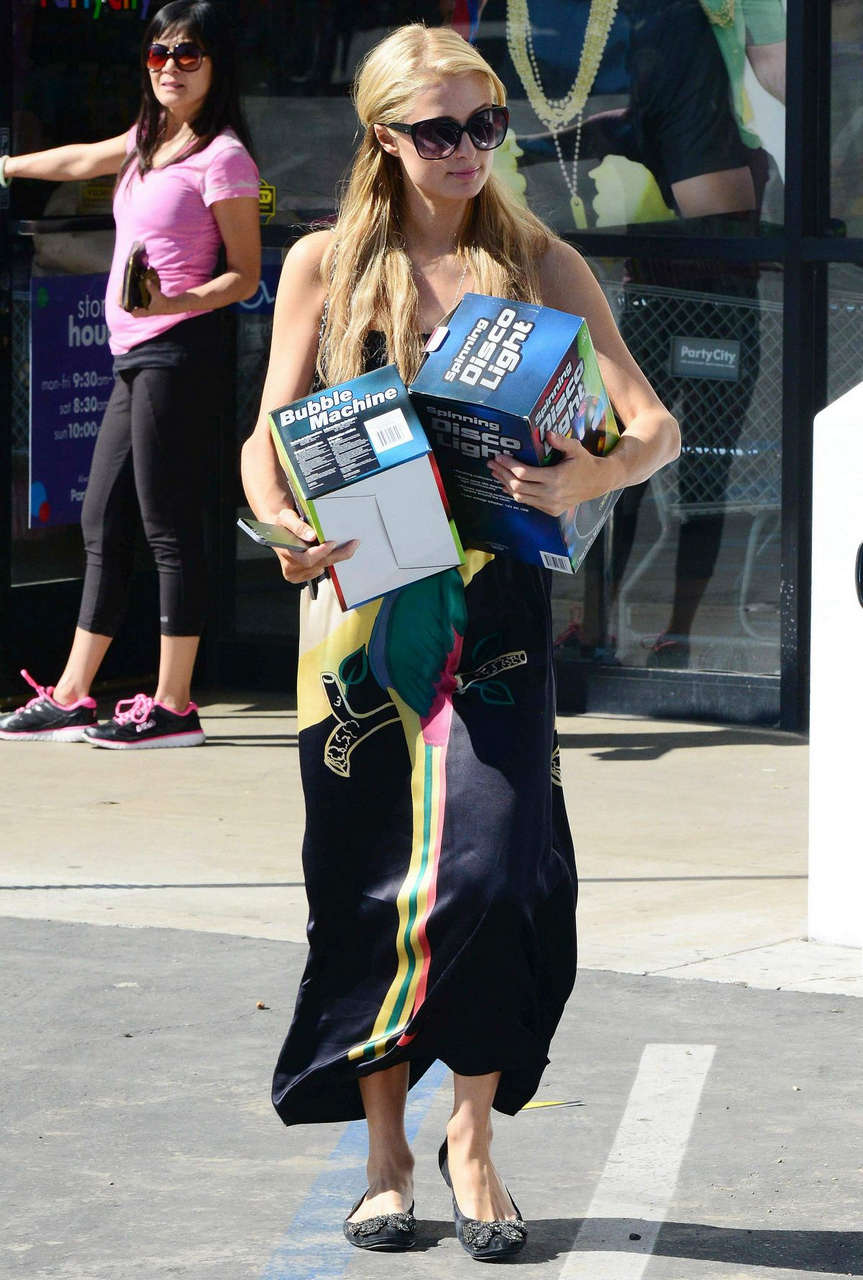 Paris Hilton Shopping Store Los Angeles