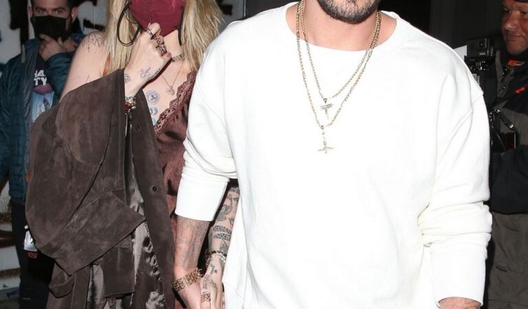 Paris Jackson Out Holding Hands With New Boyfriend For Valentine S Day Dinner Craig S West Hollywood (10 photos)
