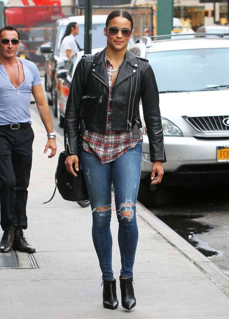 Paula Patton Ripped Jeans Out About New York