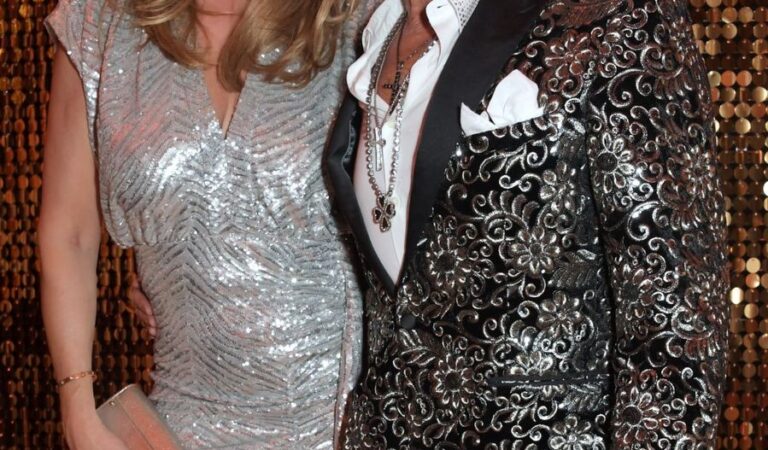 Penny Lancaster And Rod Stewart Annabel S 4th Anniversary 70s Party London (10 photos)