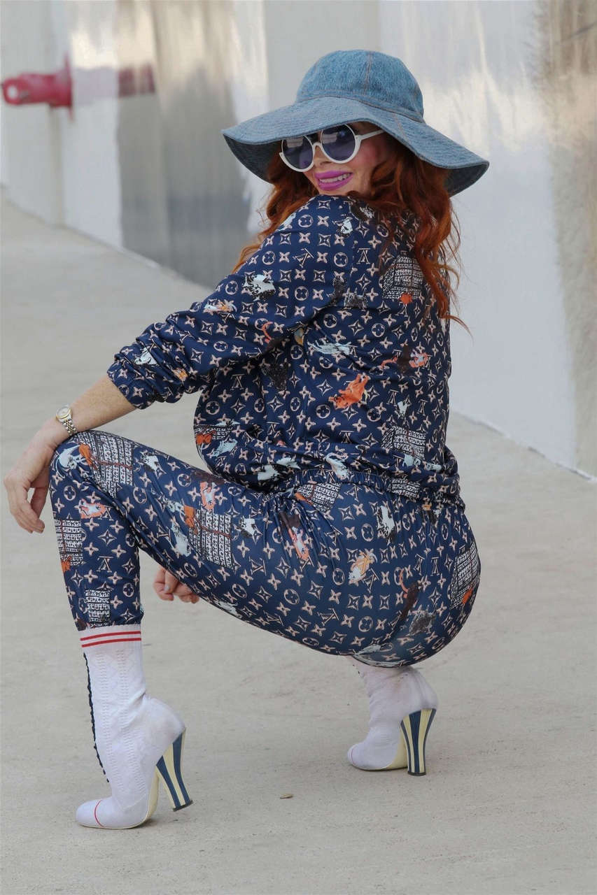Phoebe Price Out Los Angeles