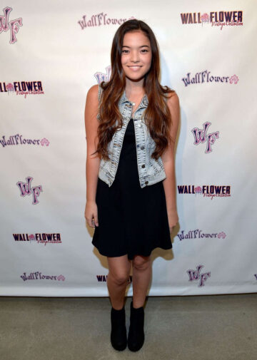 Piper Curda Wallflower Jeans Fashion Night Out Los Angeles