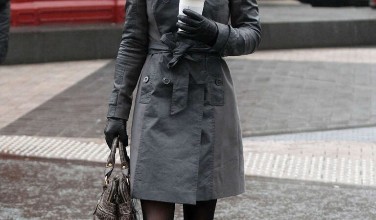 Pippa Middleton Daily Trip To Work Chelsea (14 photos)