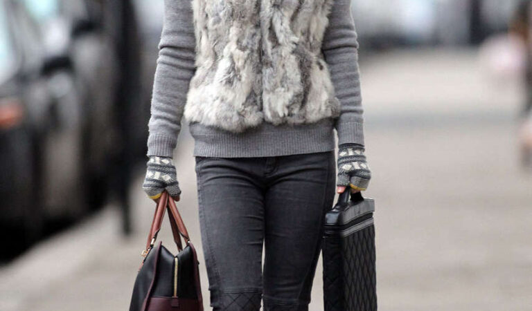 Pippa Middleton Fur Arrives To Work Chelsea (14 photos)