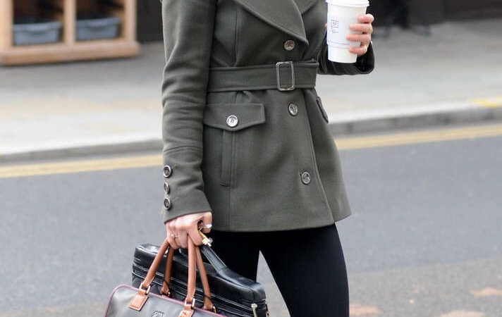 Pippa Middleton Knee Boots Out About London (5 photos)