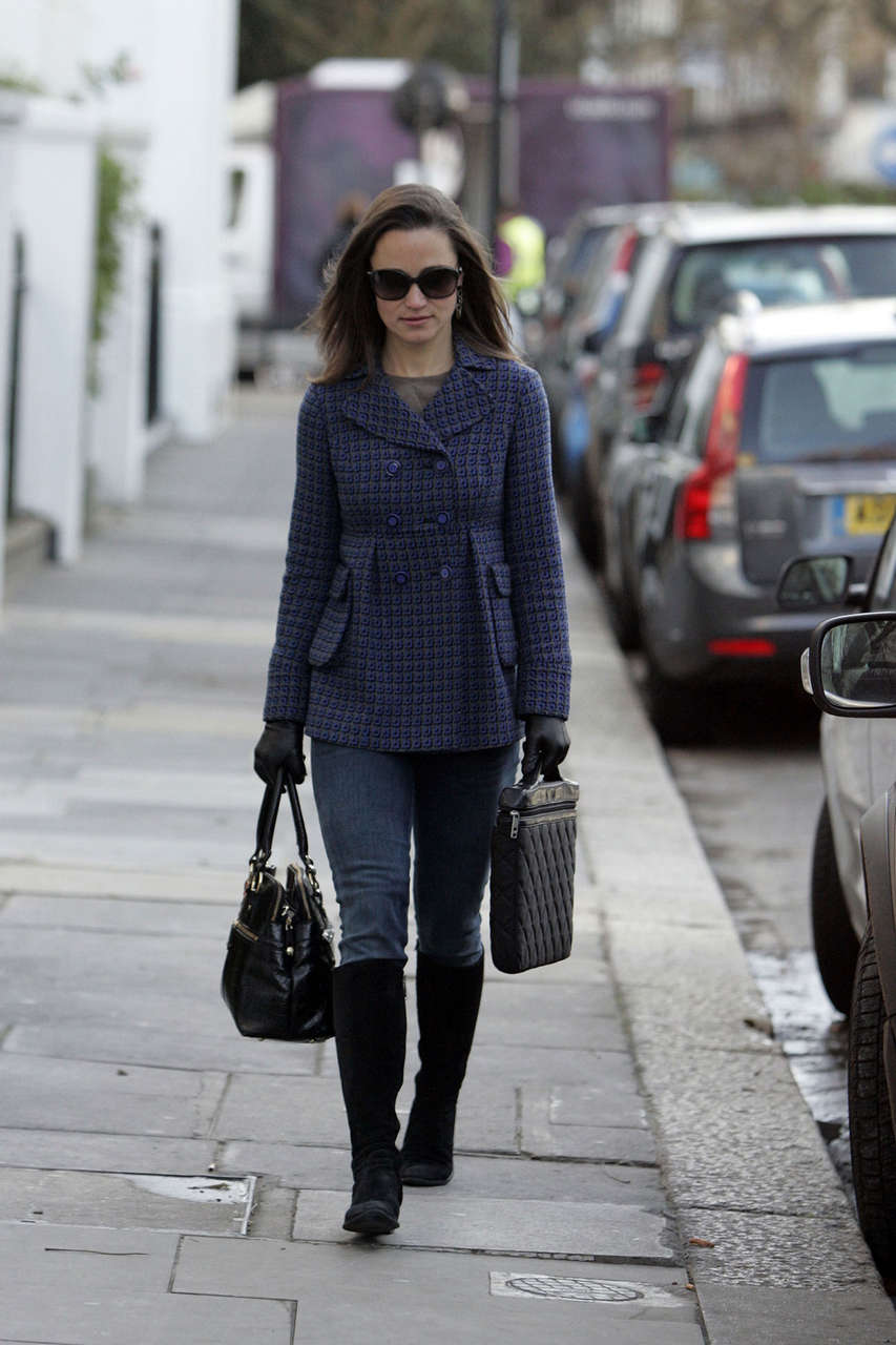 Pippa Middleton Walking To Work Chelsea