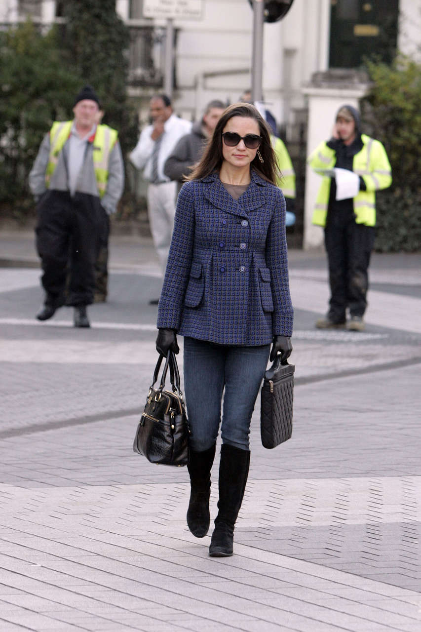 Pippa Middleton Walking To Work Chelsea