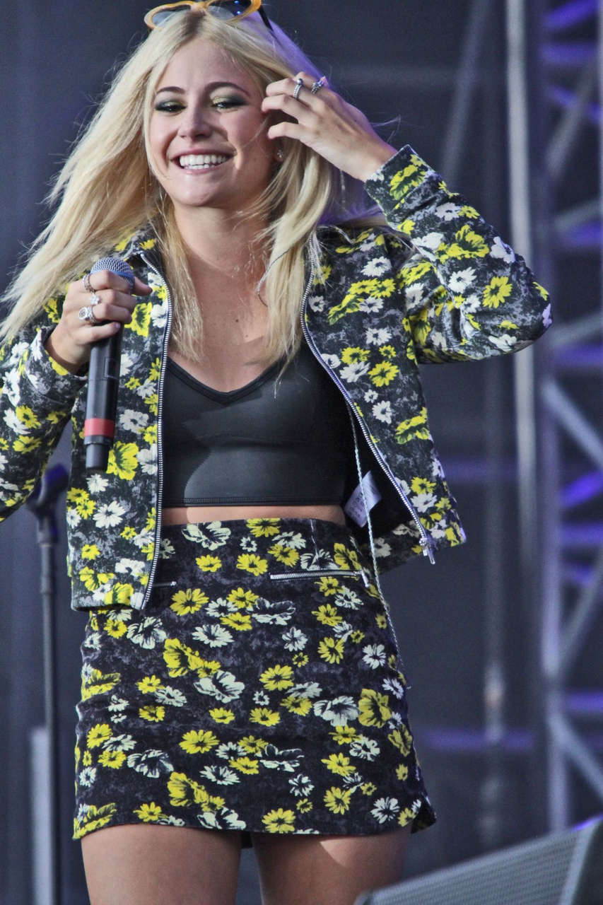 Pixie Lott Performs Total Access Live 2014 Cheshire