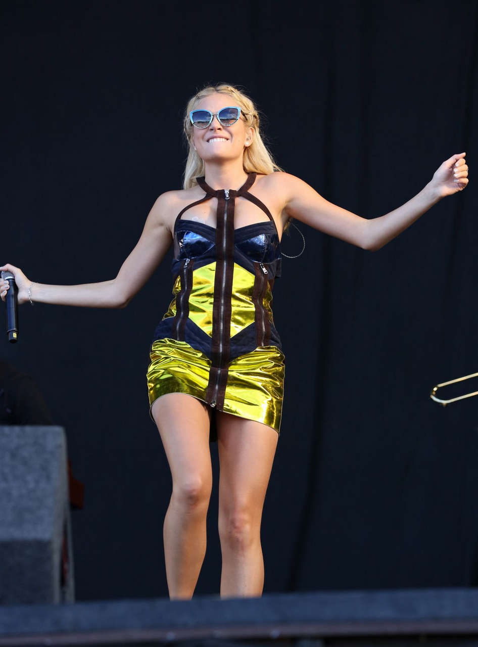 Pixie Lott Performs V Festival Hylands Park
