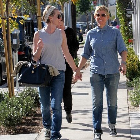 Portia De Rossi And Ellen Degeneres (1 photo)