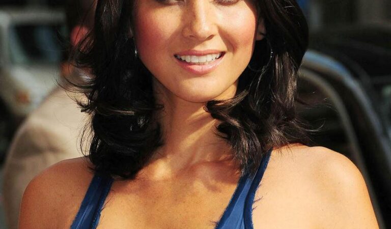 Pre Surgery Olivia Munn Was One Of The Goats Hot (1 photo)