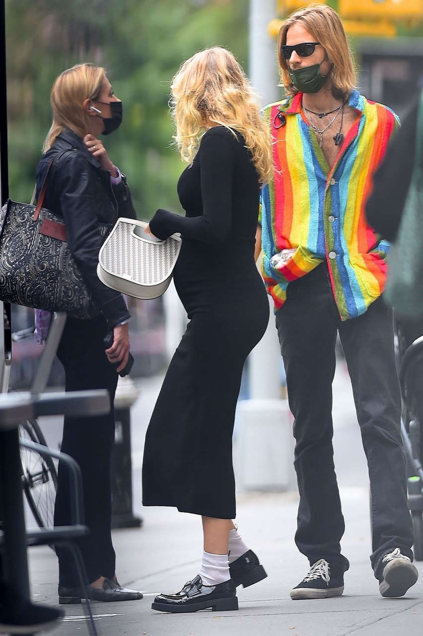 Pregnant Elsa Hosk Tom Daly Out For Coffee New York