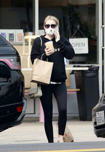 Pregnant Emma Roberts Out For Coffee Los Feliz