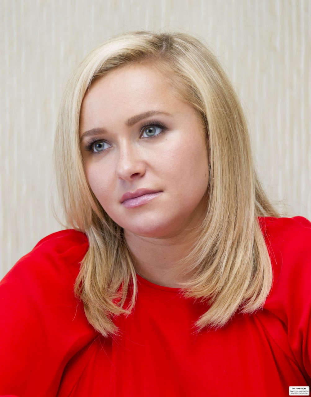 Pregnant Hayden Panettiere Nashville Photocall Los Angeles