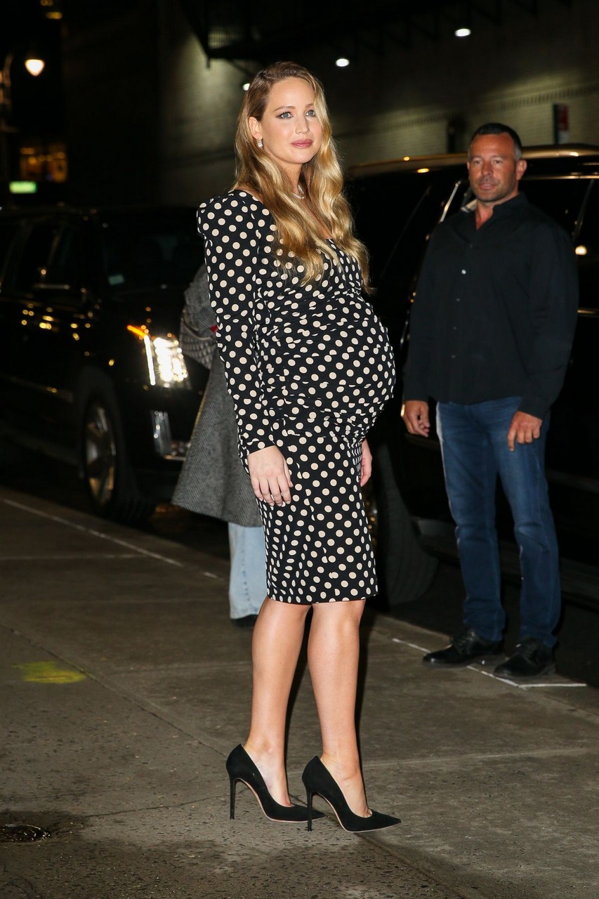 Pregnant Jennifer Lawrence Arrives Late Show With Stephen Colbert New York