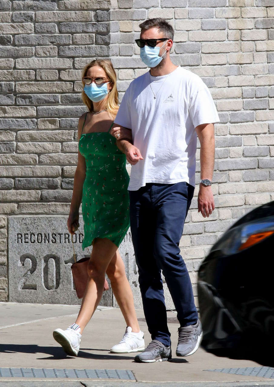 Pregnant Jennifer Lawrence Cooke Maroney Out About New York