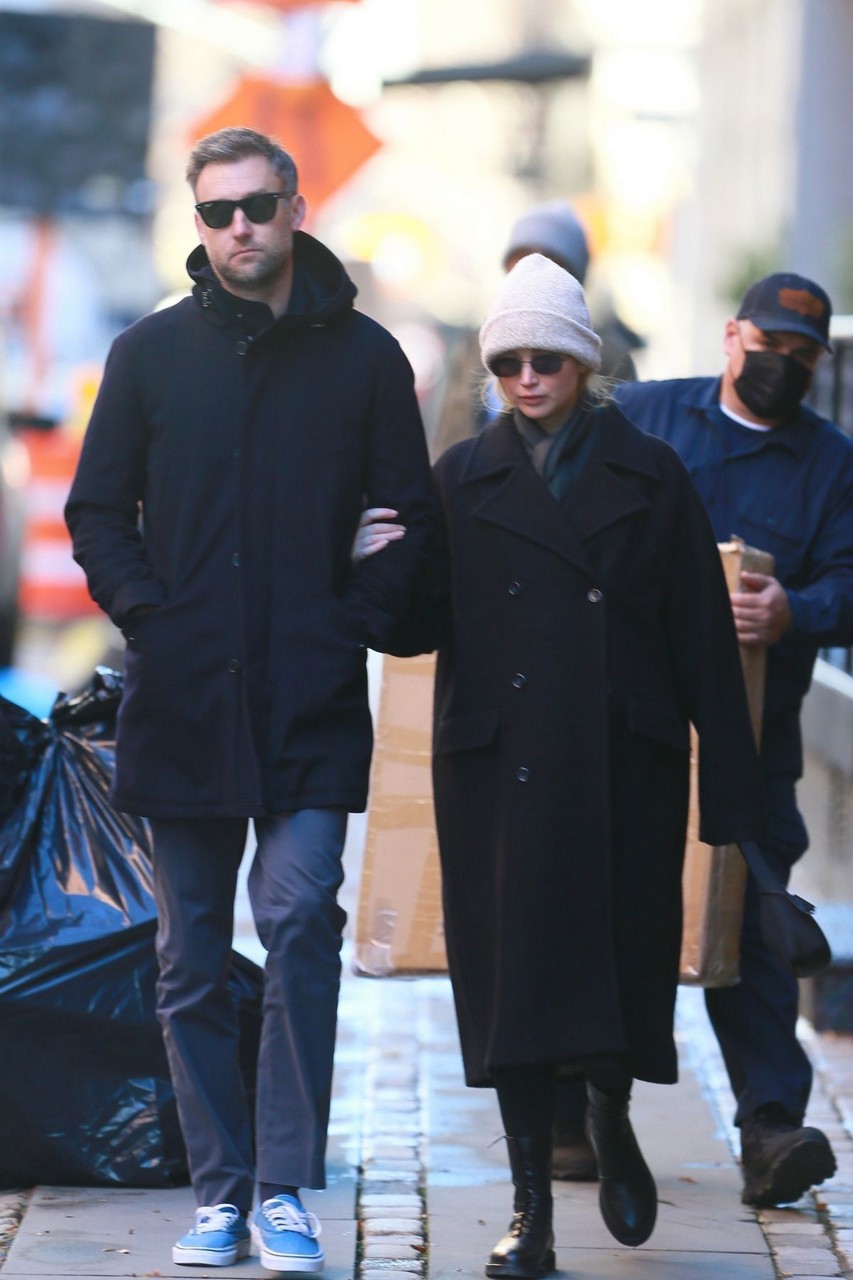 Pregnant Jennifer Lawrence Cooke Maroney Out New York