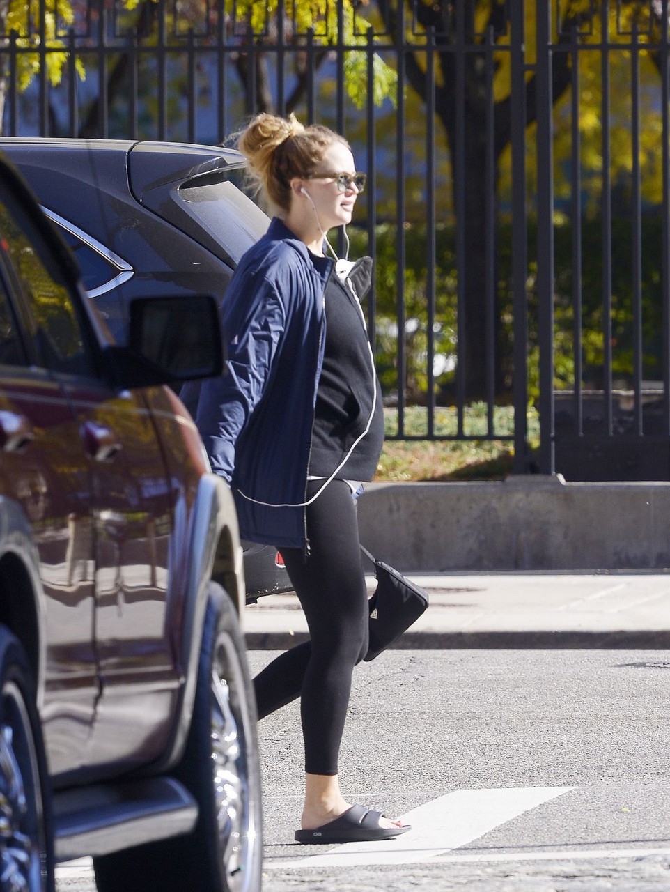 Pregnant Jennifer Lawrence Out New York