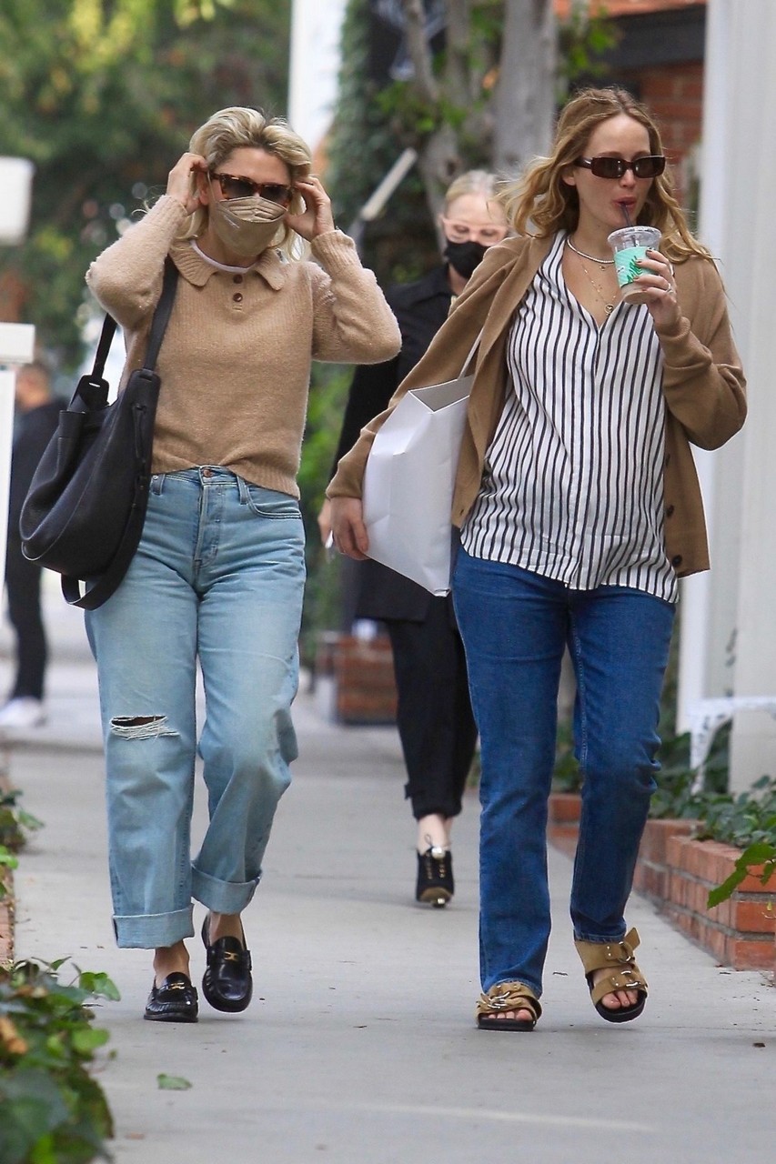 Pregnant Jennifer Lawrence Out With Friend Los Angeles