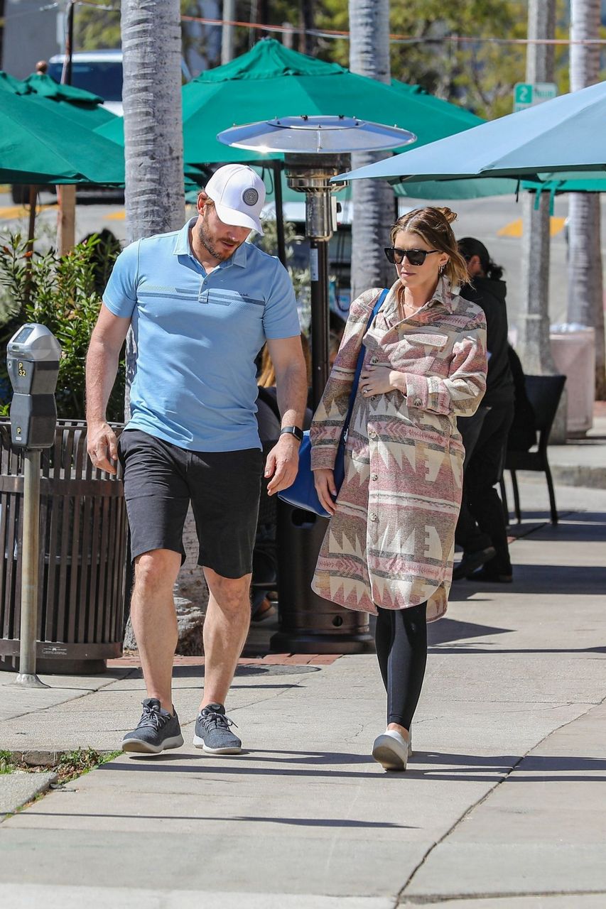 Pregnant Katherine Schwarzenegger And Chris Pratt Out Pacific Palisades
