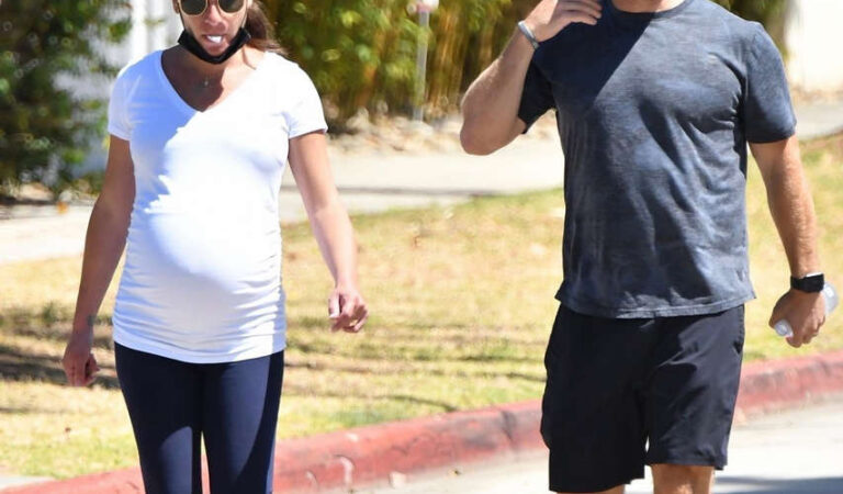 Pregnant Lea Michele Zandy Reich Out Los Angeles (13 photos)