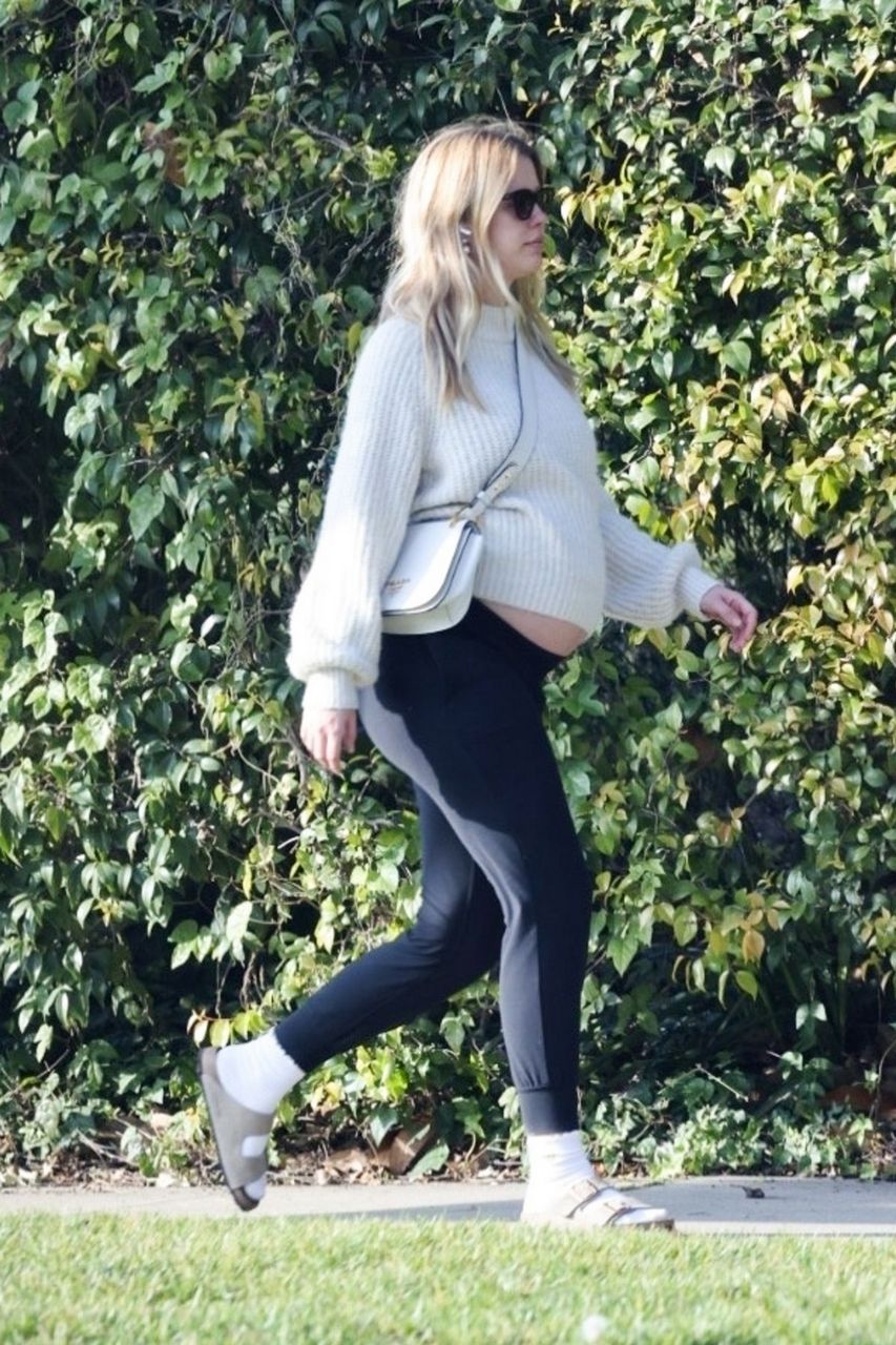 Pregnant Mia Goth Out For Walk Pasadena