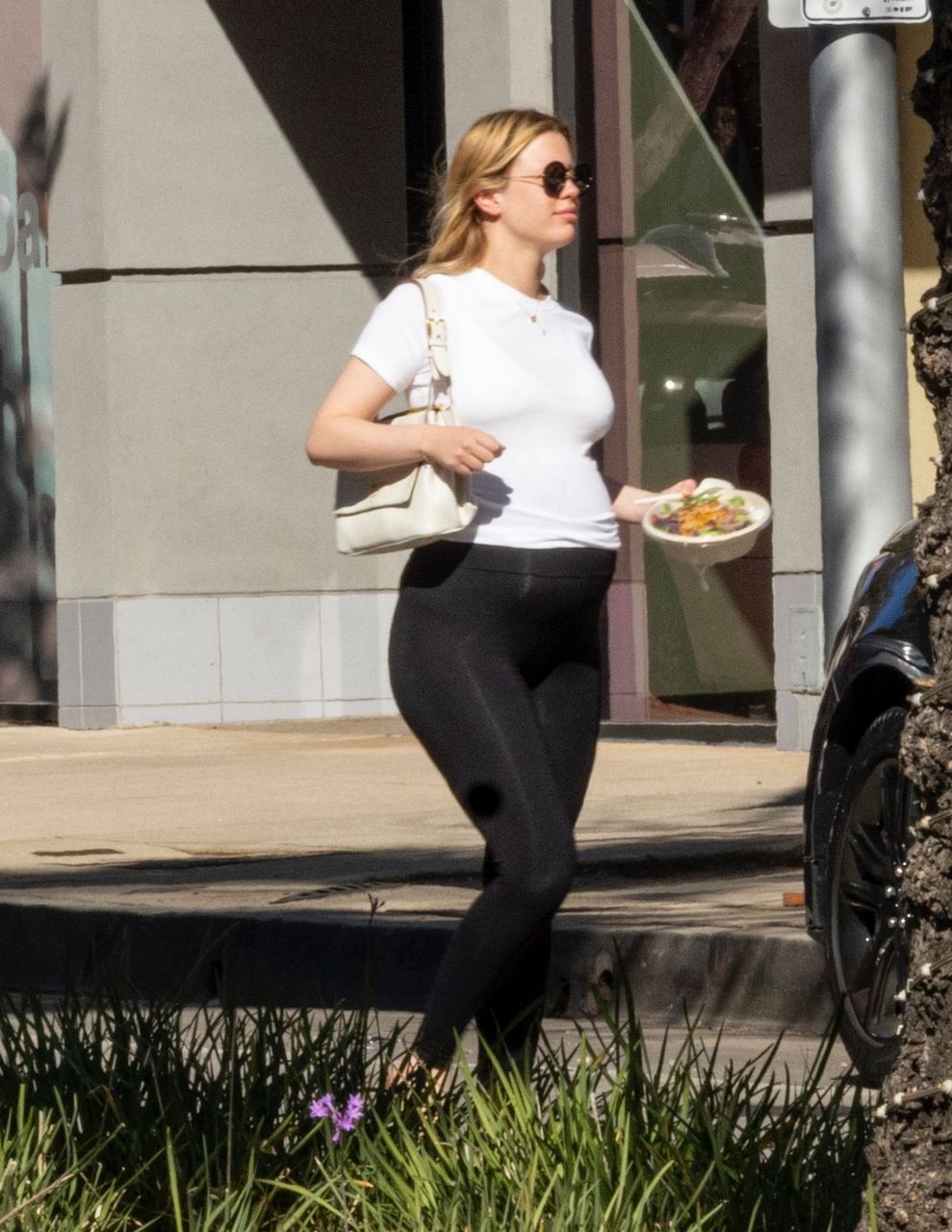Pregnant Mia Goth Picks Up Lunch Pasadena
