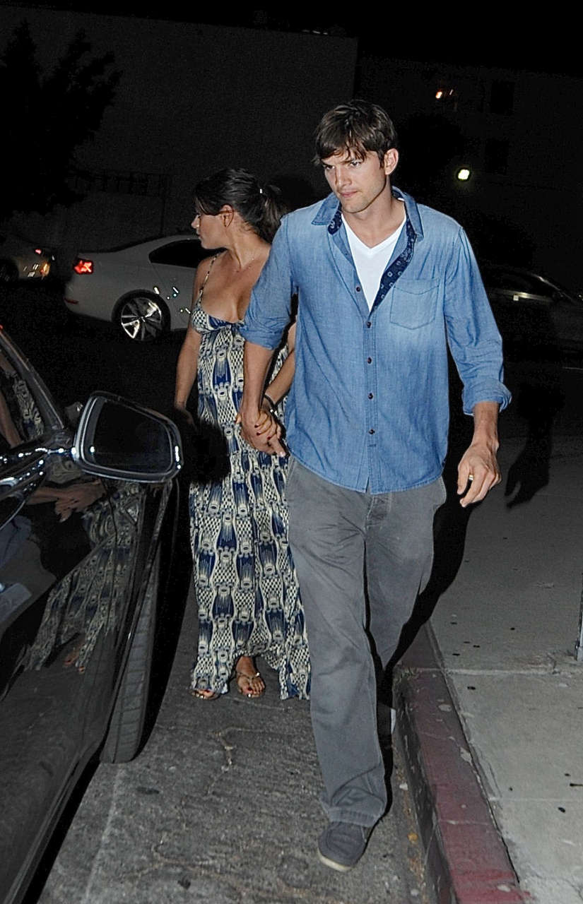 Pregnant Mila Kunis Ashton Kutcher Leaves Restaurant Melrose